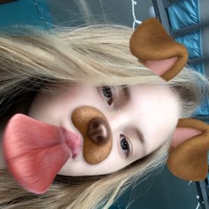 Meet your Posher, Makayla